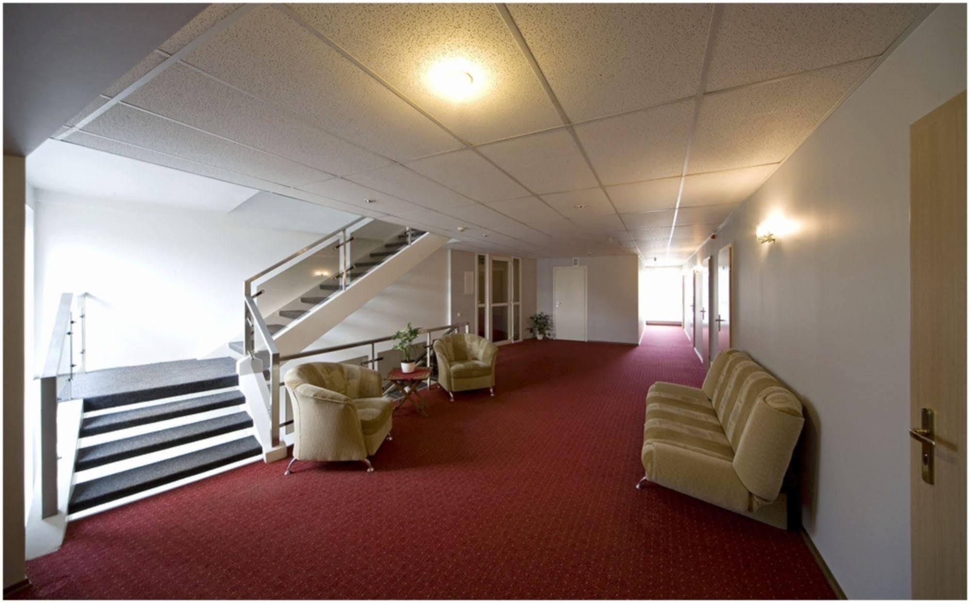 Hotel Best With Free Parking Riga Kültér fotó